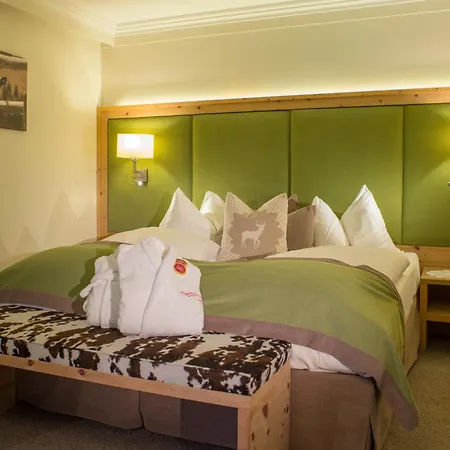 Szálloda Superior Sport Und Familienresort Alpenblick Zell am See