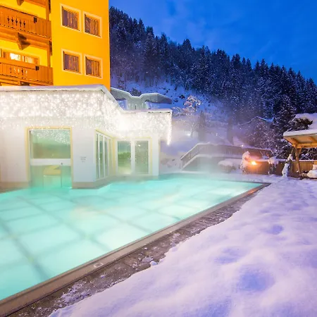 Sport- Und Familienresort Alpenblick 4* 젤암제