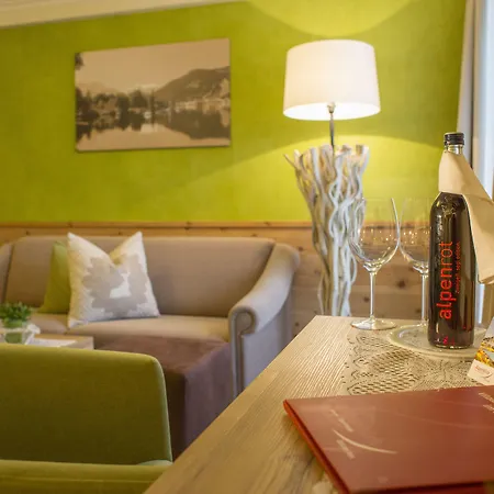 Sport- Und Familienresort Alpenblick 호텔 4*