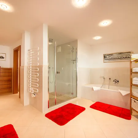 Sport- Und Familienresort Alpenblick 호텔 4*