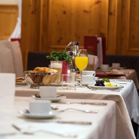 호텔 Sport- Und Familienresort Alpenblick 4*