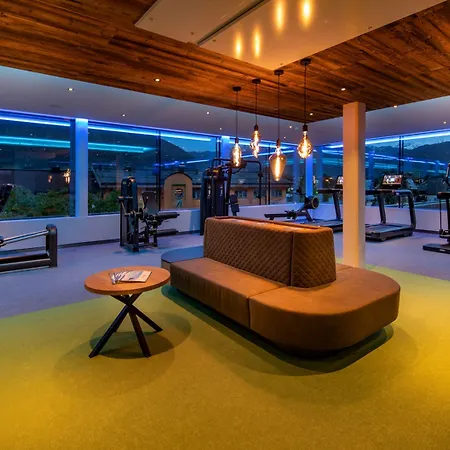 Sport- Und Familienresort Alpenblick 호텔 4*