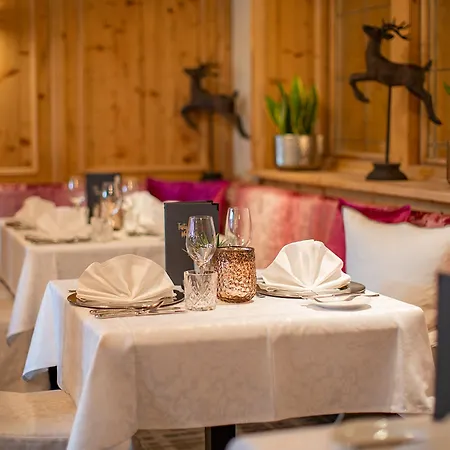 Superior Sport Und Familienresort Alpenblick Zell am See