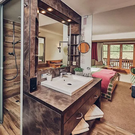 Superior Sport Und Familienresort Alpenblick 4* 젤암제