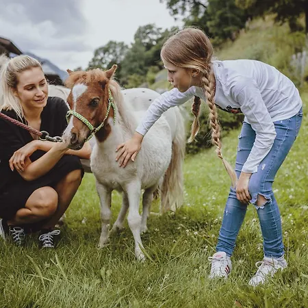 Superior Sport Und Familienresort Alpenblick Отель Целль-ам-Зе