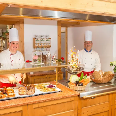 ホテル Superior Sport Und Familienresort Alpenblick 4*