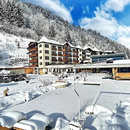 ホテル Superior Sport Und Familienresort Alpenblick 4*